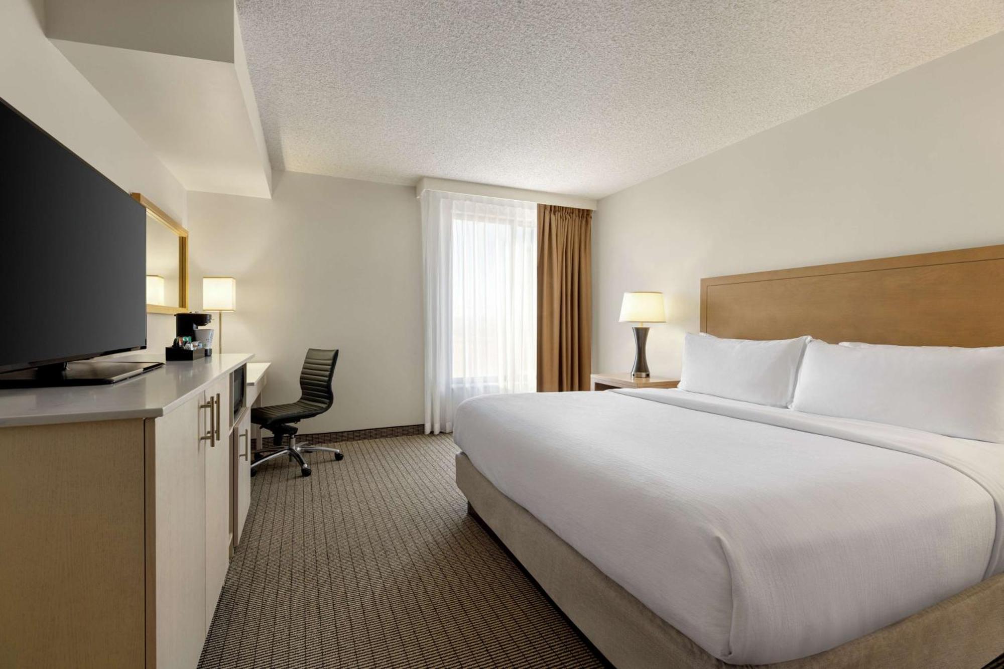 Embassy Suites By Hilton Denver International Airport מראה חיצוני תמונה